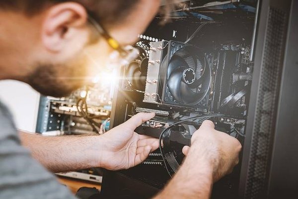 Les avantages et les inconvénients des ordinateurs portables et de bureau